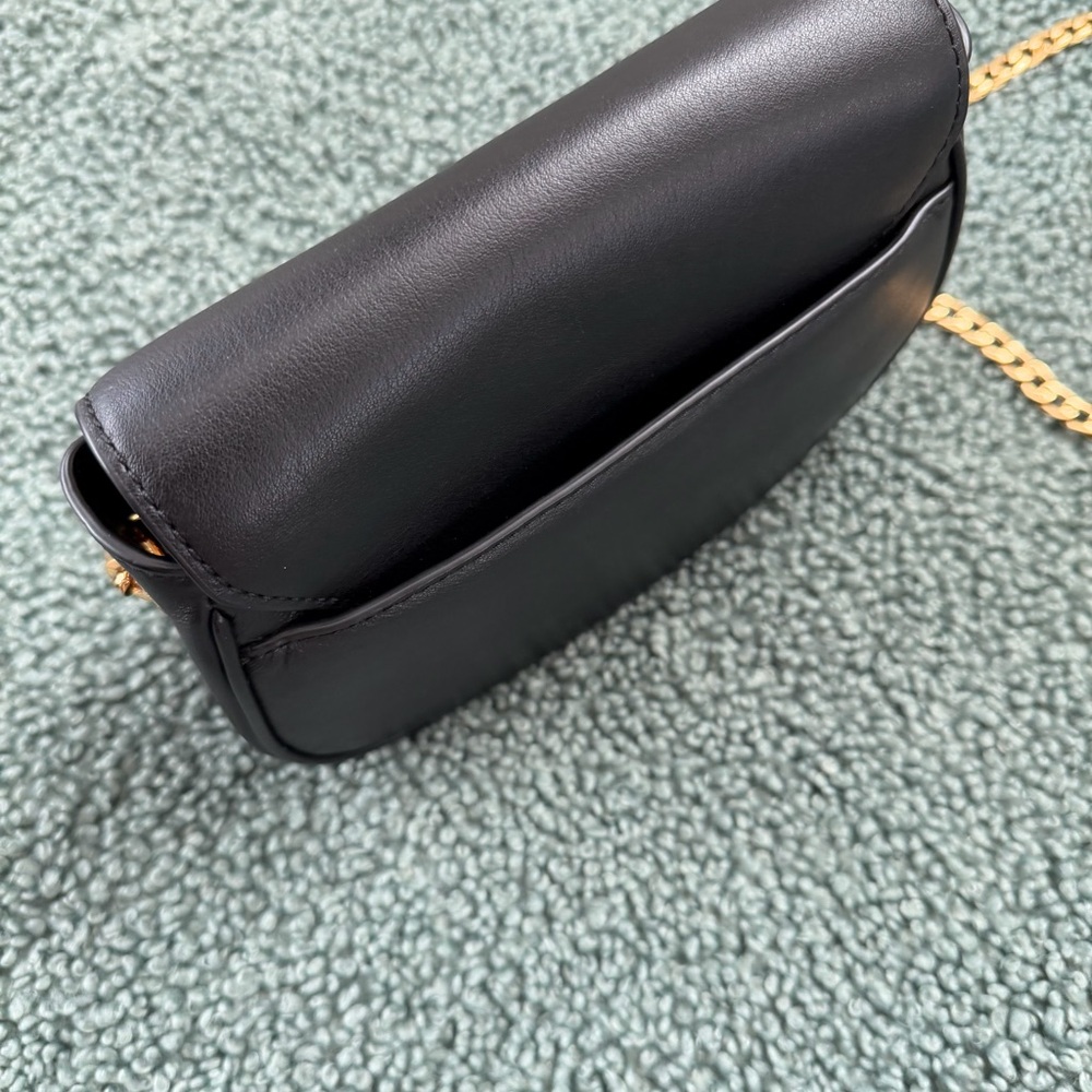 NWOT  Marc Jacobs Black Crossbody with Gold Chain - Picture 5 of 8